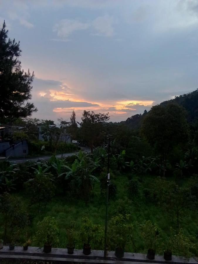 Hotel Nur Cahaya - Syariah Probolinggo Exterior foto